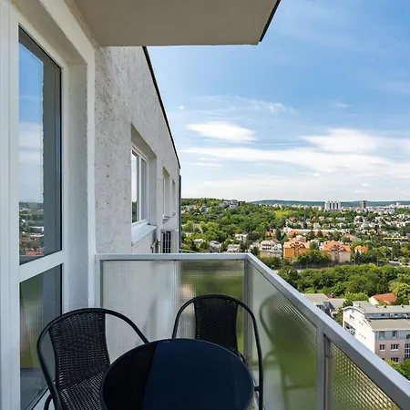 Апартаменти Horizon For 6 - Spacious & Quiet *
