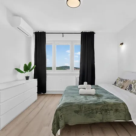 Horizon For 6 - Spacious & Quiet Lägenhet Bratislava